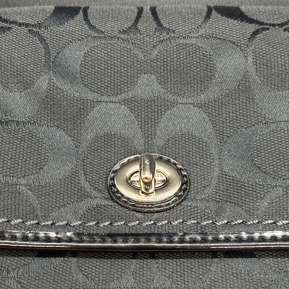 Coach Signature Black Turnlock Wristlet - Picture 4 of 6